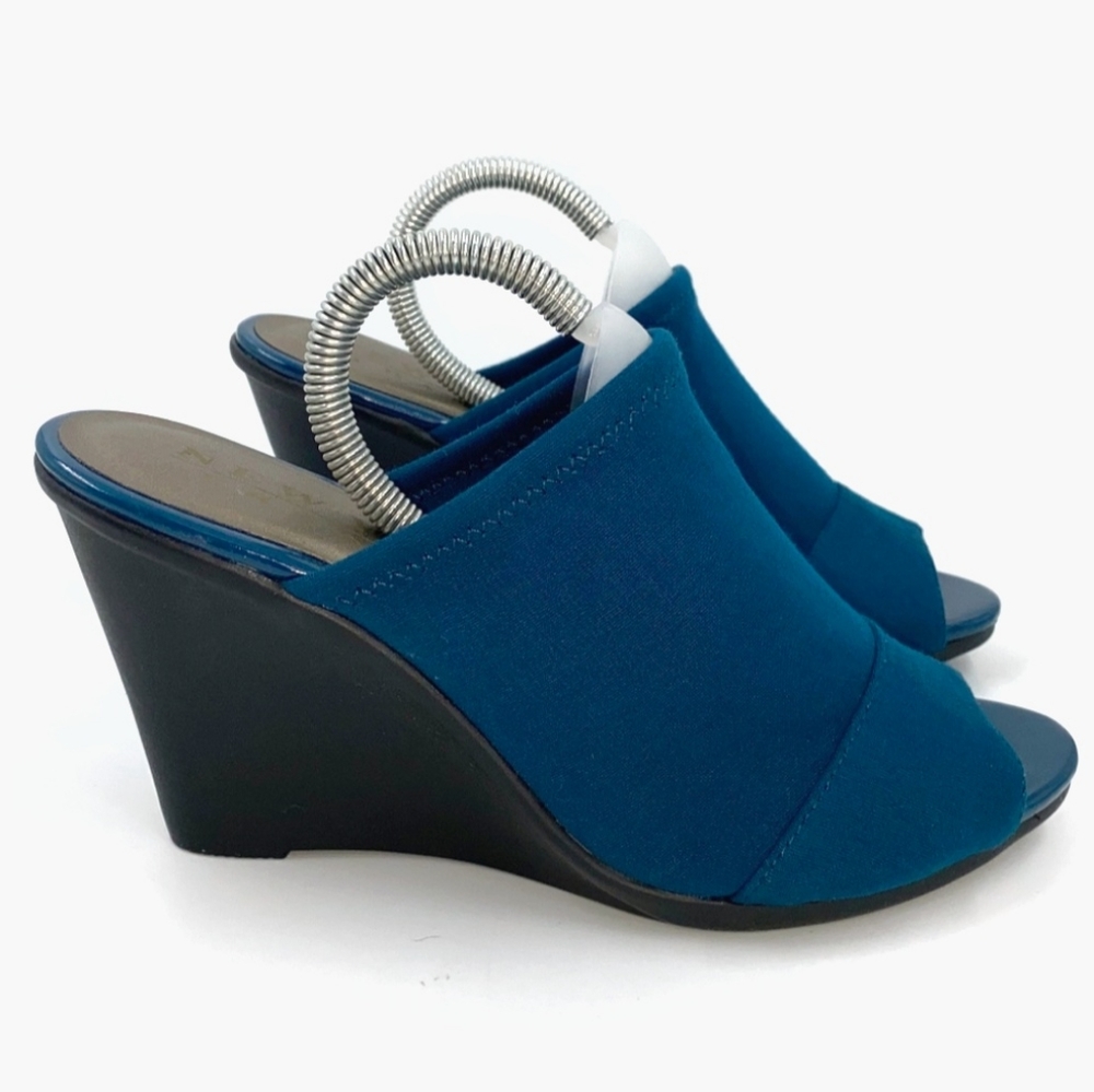 NEW YORK TRANSIT Teal Neoprene Wedges Sz 9